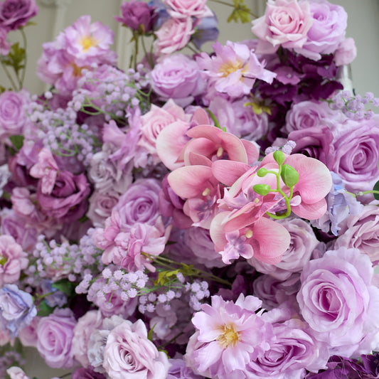 The purple roses florals flower wall looks vivid and lifelike.