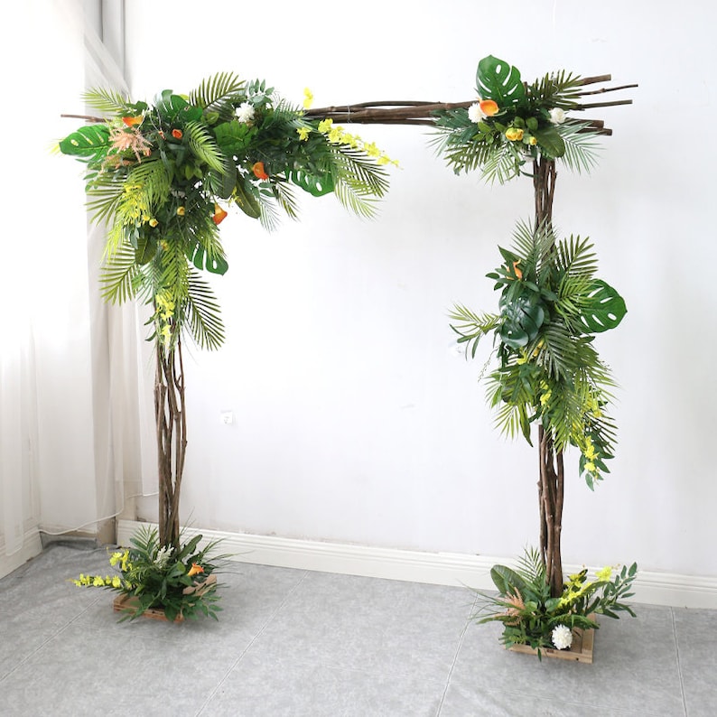 Green Plant Wedding Arch for Wedding Party Decor Proposal