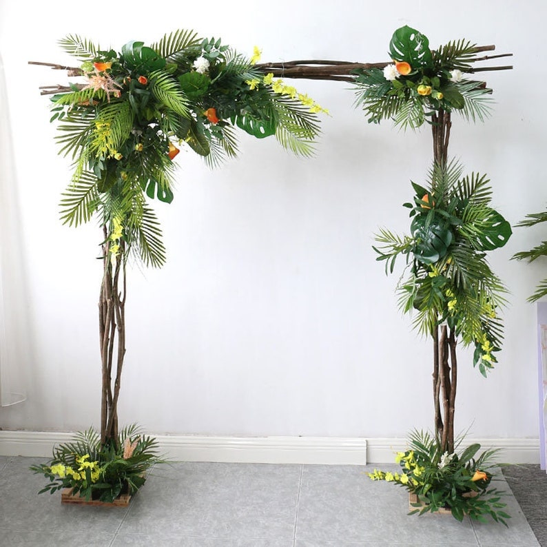 Green Plant Wedding Arch for Wedding Party Decor Proposal