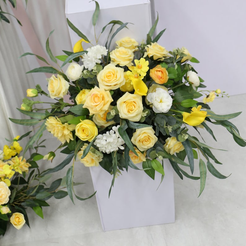 Yellow Rose Wedding Flower Archway for Wedding Party Decor Proposal